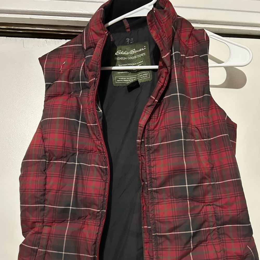 Eddie Bauer Women’s Premium Goose Down Insulated Vest Red Black Plaid XS